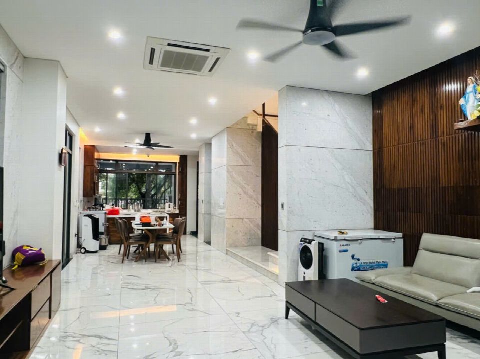 EM LONG CHO THUÊ BIỆT THỰ HỒ SIÊU VIP FULL NỘI THẤT SẴN VÀO Ở GIÁ 50 TRIỆU · Biệt thự · Lakeview City