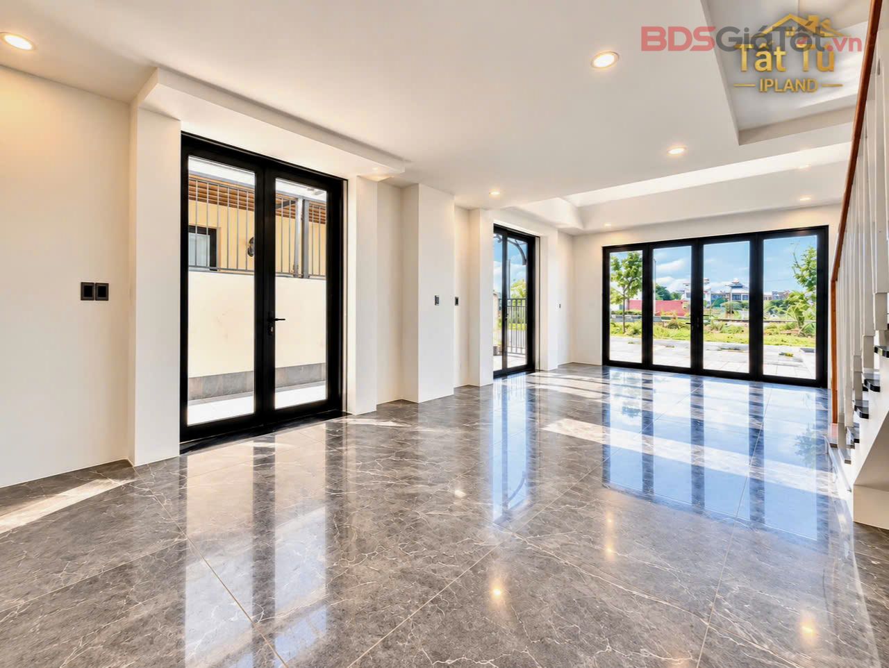 Shophous song hành Lakeview city 7x20m nhà đã hoàn thiện giá 45tr/th