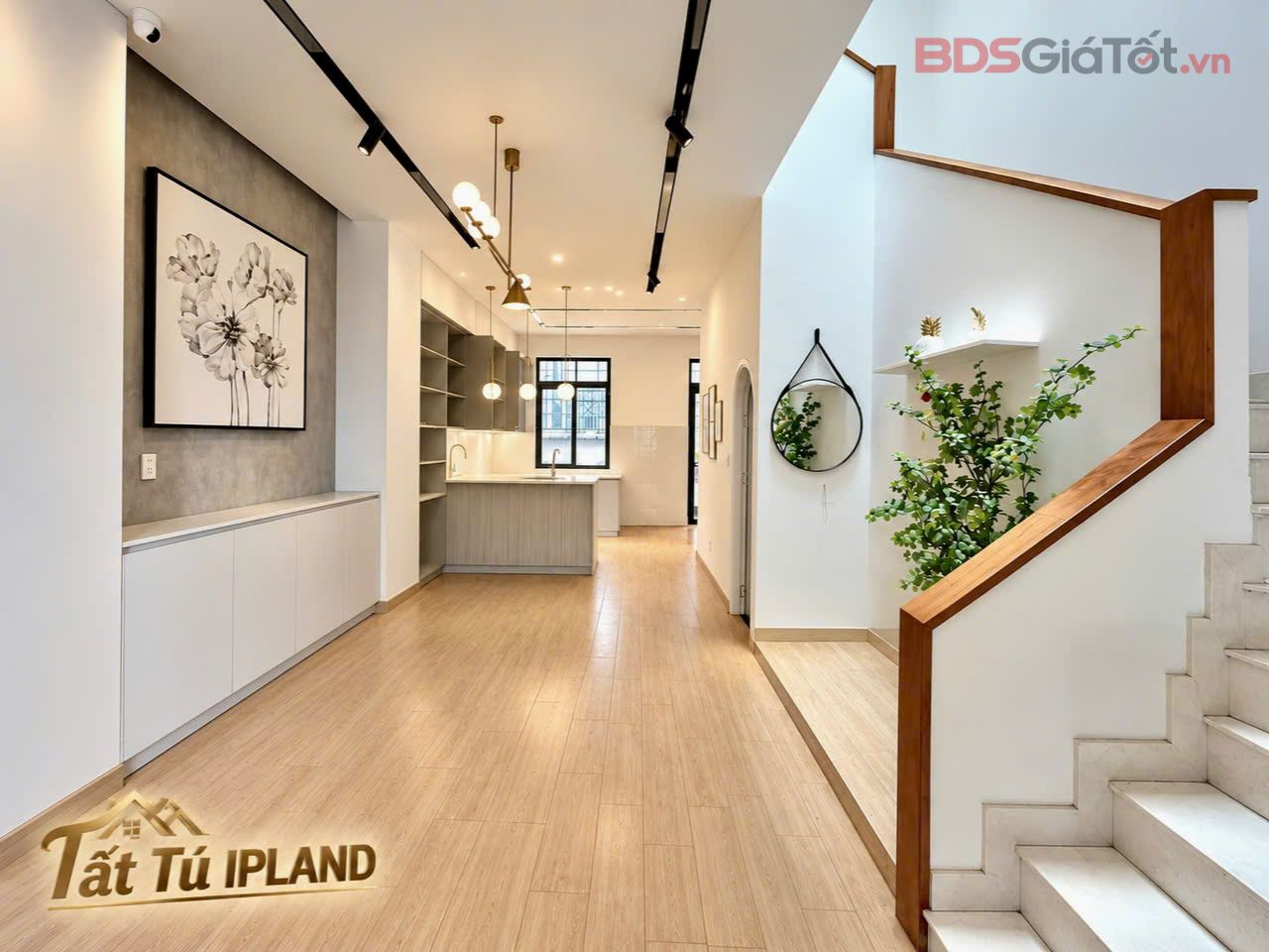 Chủ cần bán gấp nhà phố Lakeview city nhà hoàn thiện đẹp giá chỉ 18.8 tỷ.