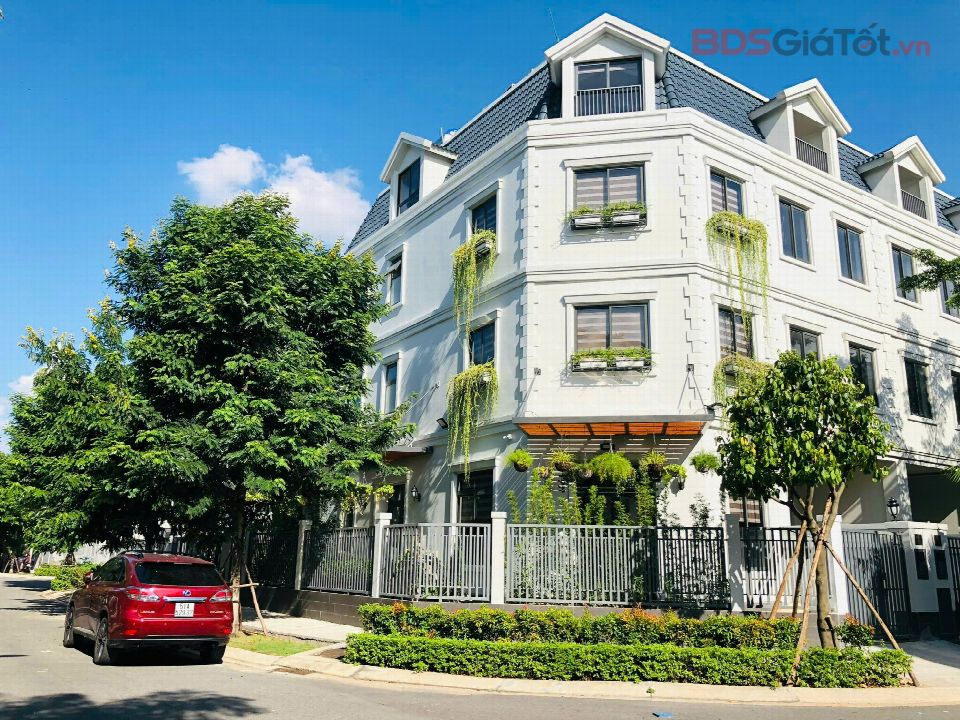 EM LONG CHO THUÊ NHÀ PHỐ SÂN VƯỜN - GÓC 2 MẶT TIỀN, DT 8X20M FULL NỘI THẤT GIÁ 40 TRIỆU. LIÊN HỆ 0923121998 · Nhà phố · Lakeview City