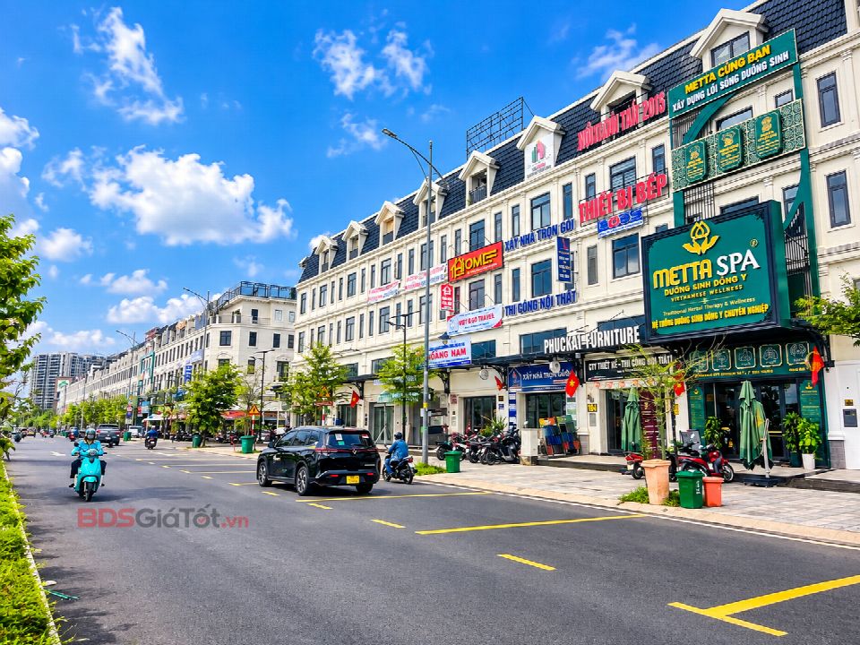 Cho thuê shophous 1 trệt 1 lửng mặt tiền kinh doanh Lakeview city · Shophouse · Lakeview City
