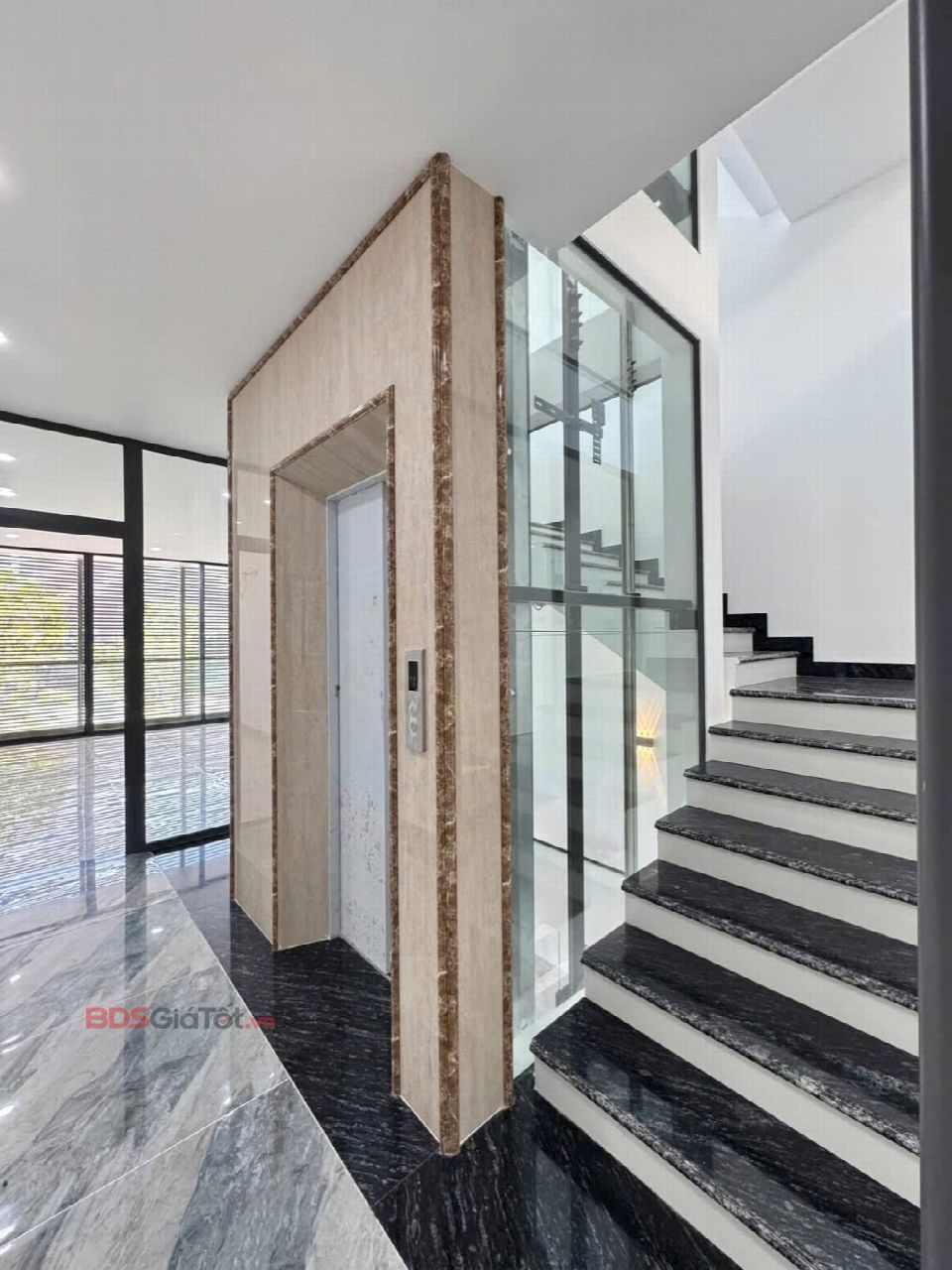 CHO THUÊ VĂN PHÒNG SOHO THE GLOBAL CITY – 346M² SÀN – THANG MÁY – GIÁ 45TR/THÁNG · Shophouse · The Global City - Soho