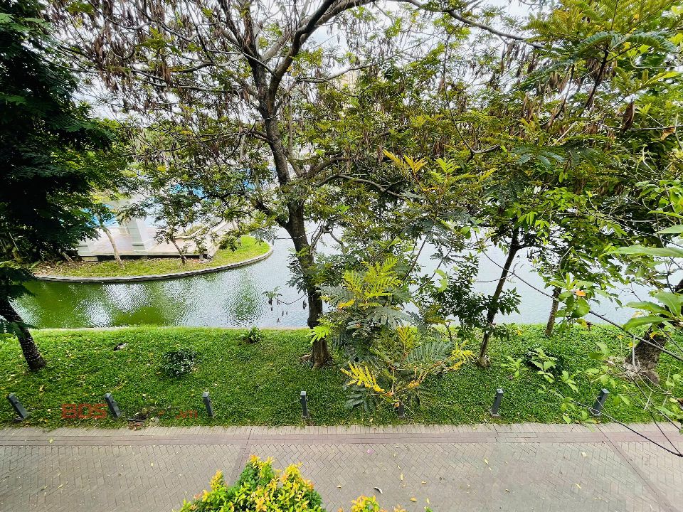 Siêu VIP Biệt Thự view hồ full nội thất 5pn-5wc giá 50 triệu. Có phòng ngủ dưỡi, ngay hồ bơi · Biệt thự · Lakeview City