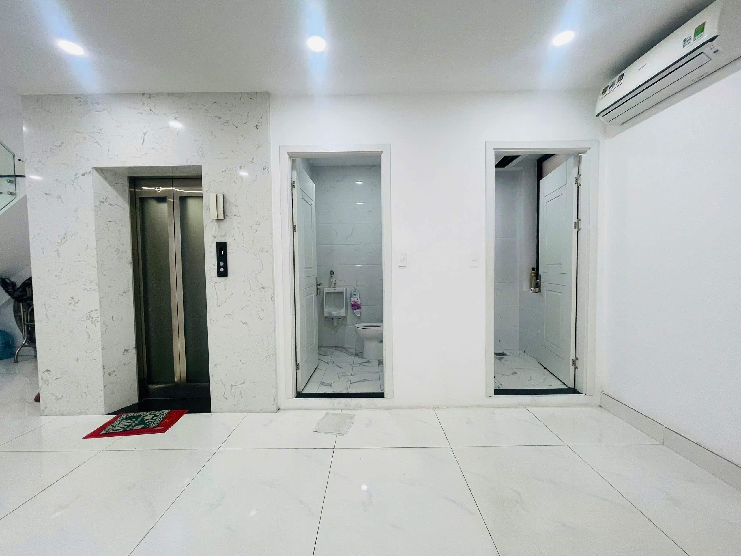 Shophouse Share tầng trệt + lửng, 2wc, có bếp, máy lạnh cho thuê 20 triệu thương lượng